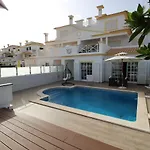 Magnifique Et Spacieuse Avec Piscine Privative *